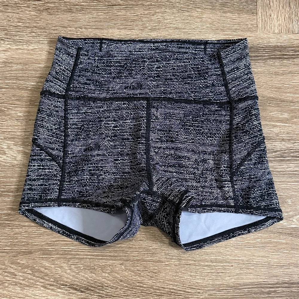 Lululemon In Movement Short *Everlux 2.5